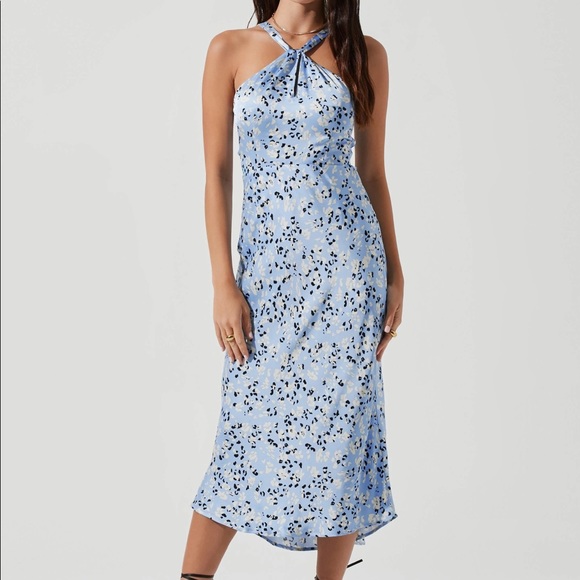 ASTR revolve satin dress - Picture 5 of 5